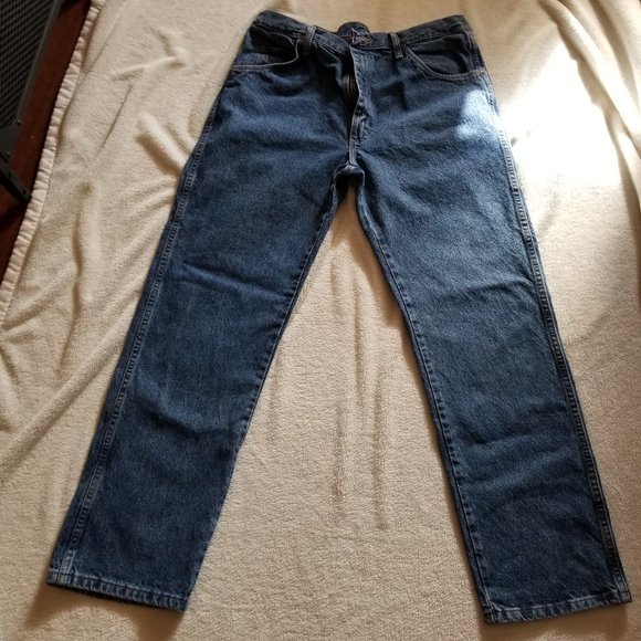 Wrangler Authentic Stonewashed Relaxed Fit Jeans  Size 36 x 30 - Picture 1 of 12